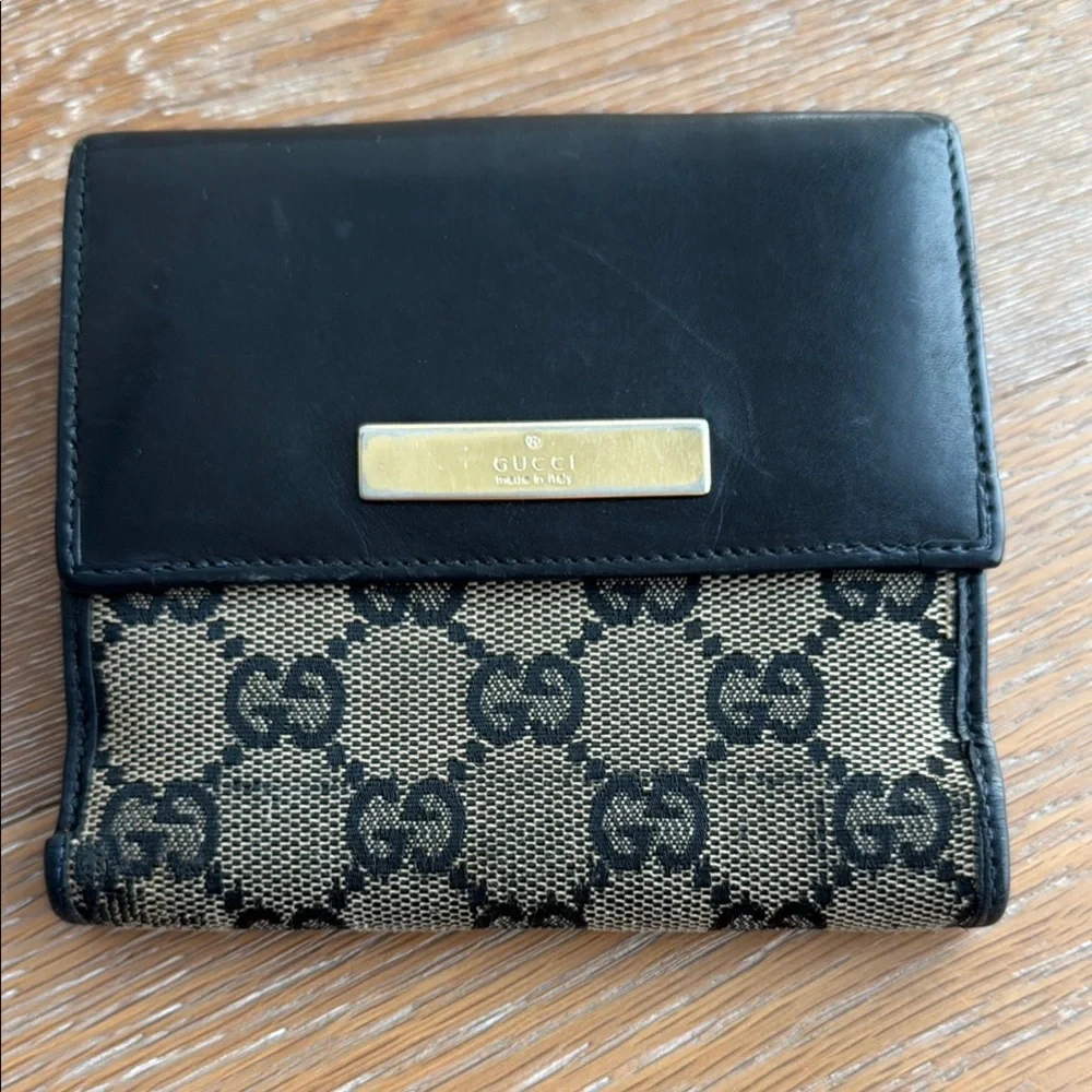 Gucci Black and Tan Wallet - Picture 2 of 7